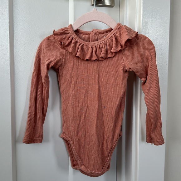 Angel Dear Front Snap Ruffle Overalls - Picture 6 of 7